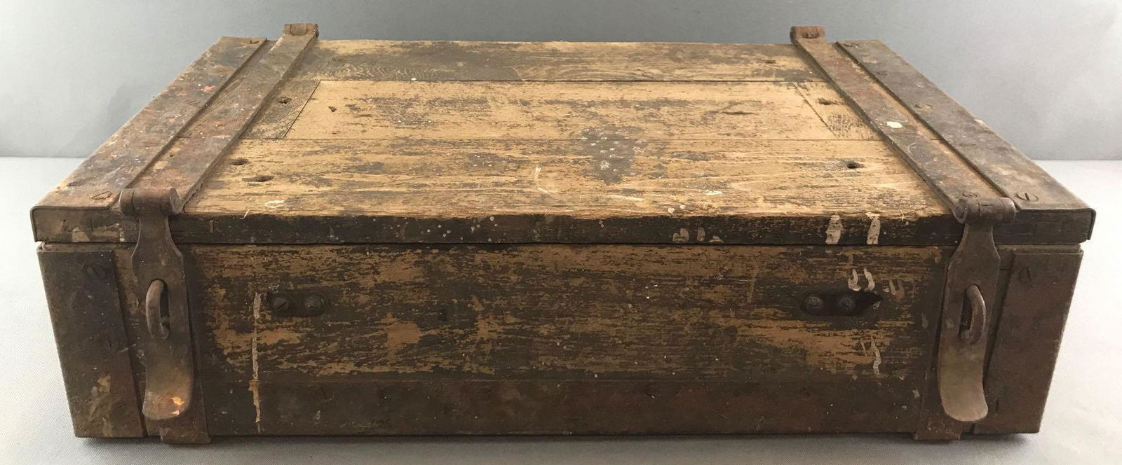 Primitive Rustic Weathered Barn Wood and Metal Box (1 of 9)