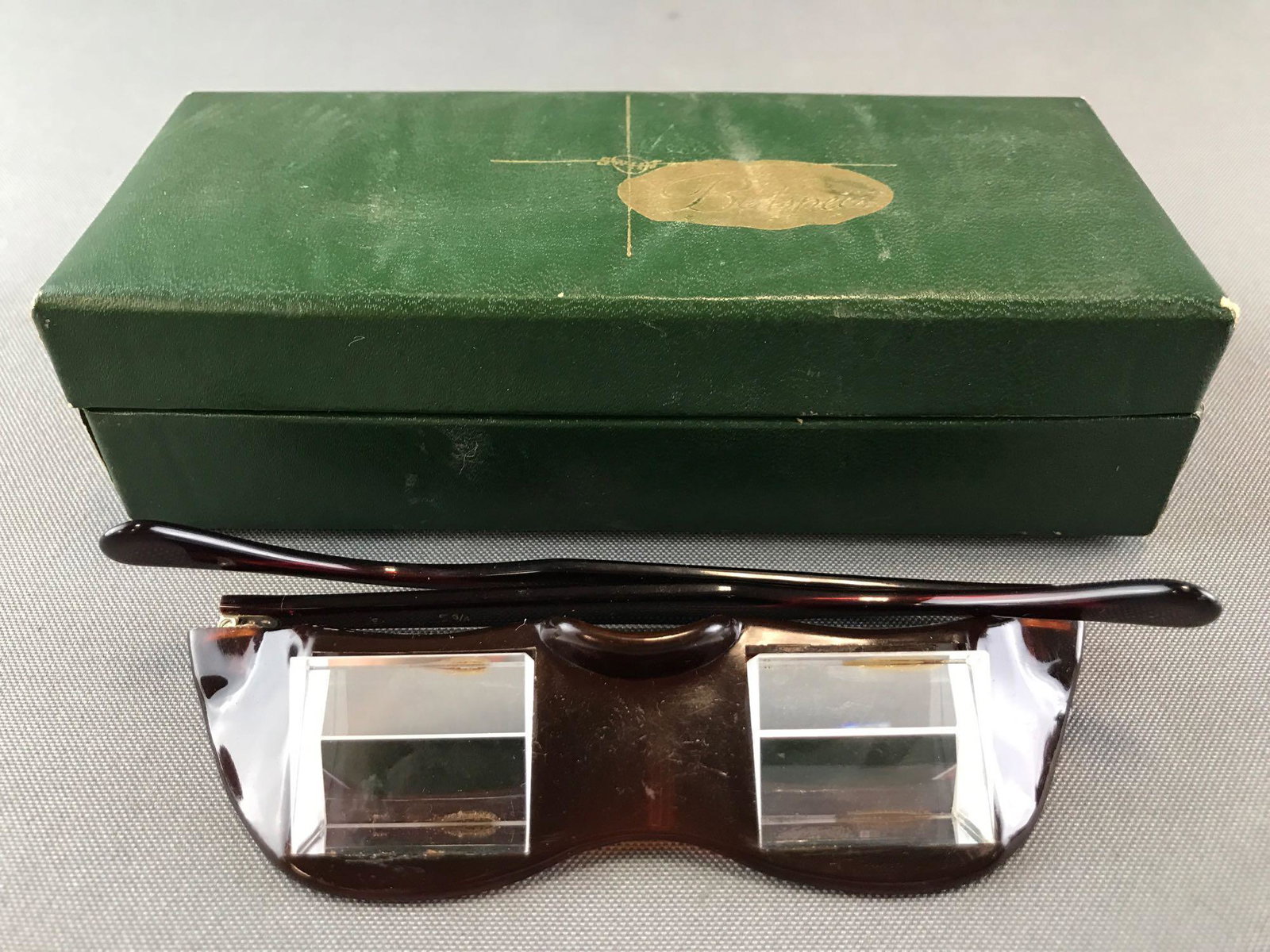 Vintage "Swift Bedspecs" - Reclined Prism Reading: Box measures 6.75 x 3 x 1.75 inches - box's hinges are rusty