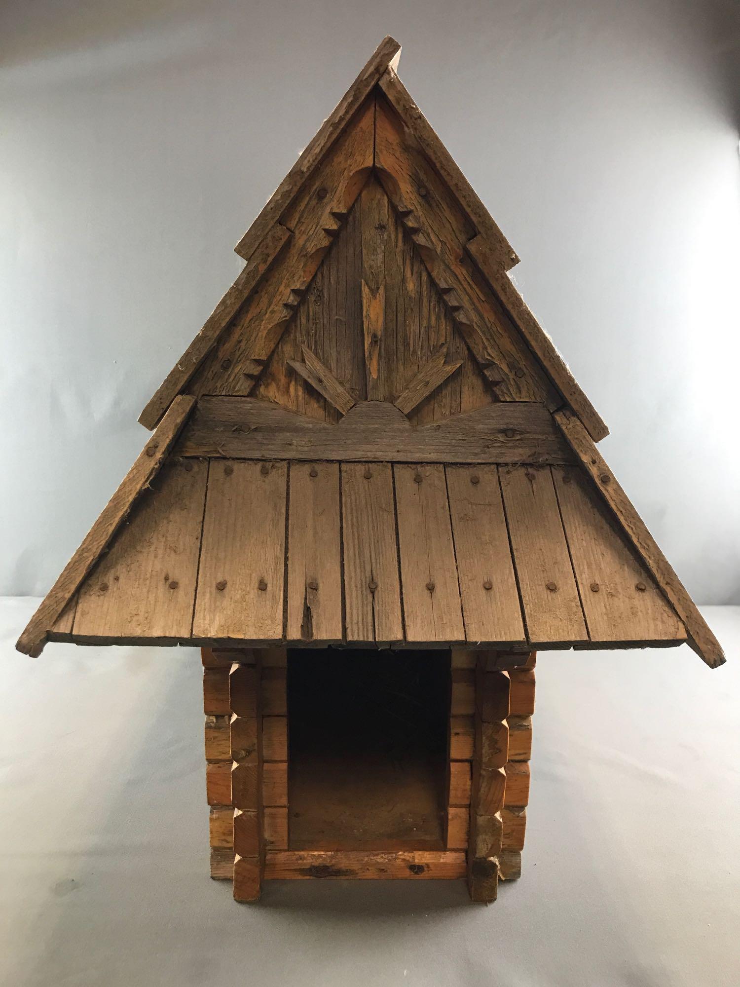 Primitive Log Cabin Birdhouse (1 of 7)