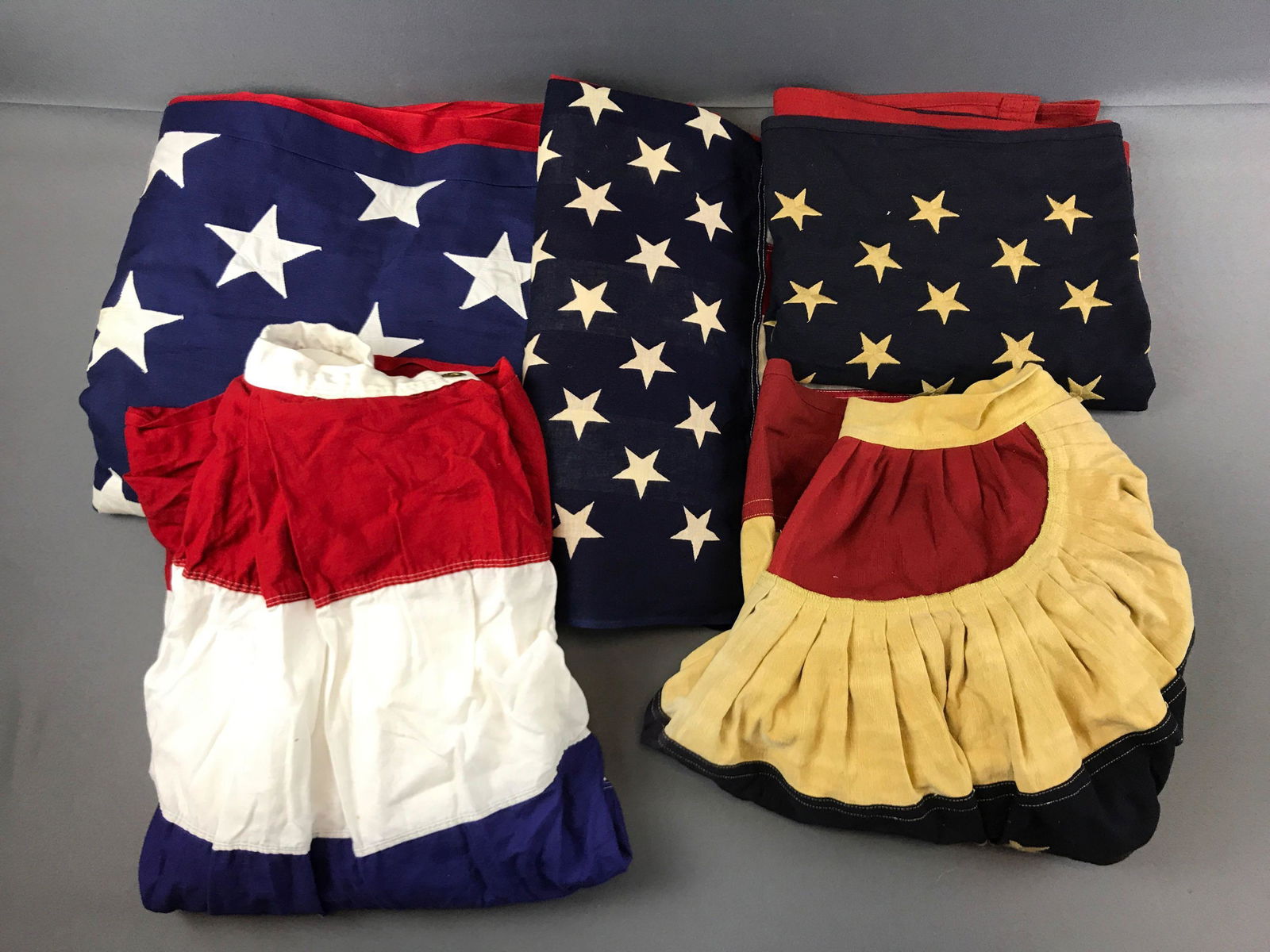 Lot of 5 : Patriotic Decor - U.S. Flags and Swag (1 of 6)