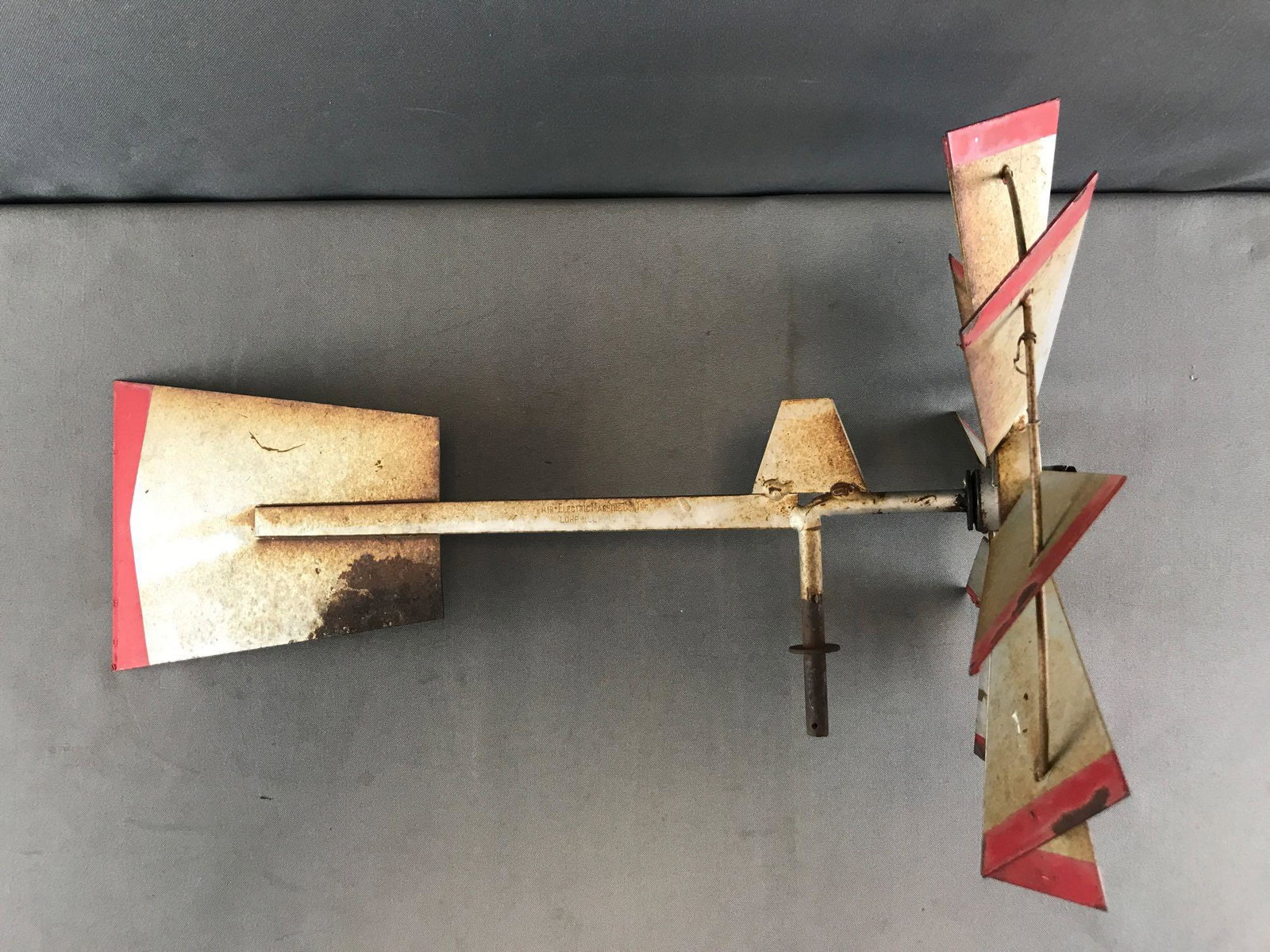 Vintage Garden Windmill Head: Approximate measurement is 9.5 x 12.25 inches - rusty