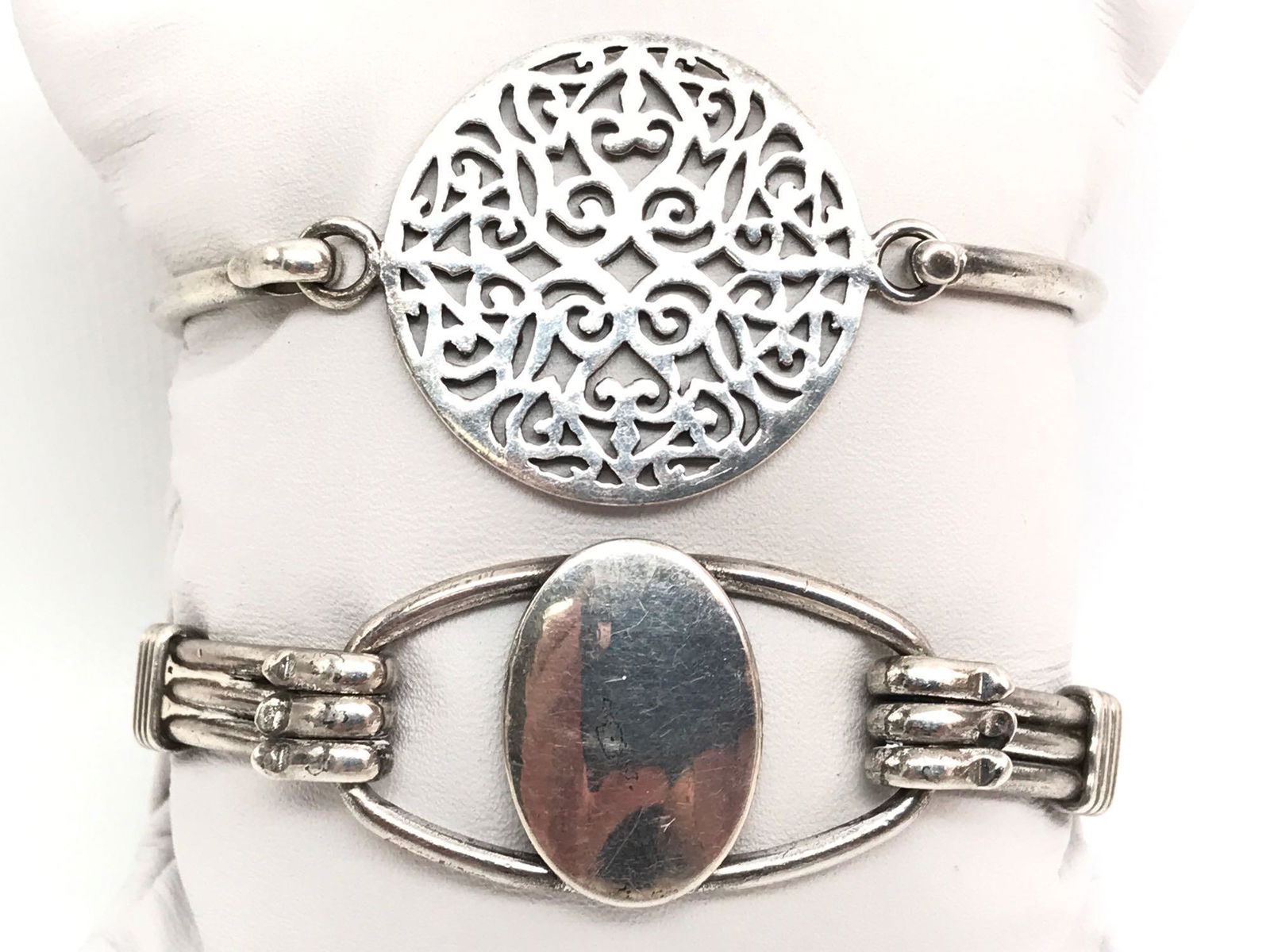 Lot of 2 : Vintage Sterling Silver "Disk Clasp" Bangle (1 of 3)