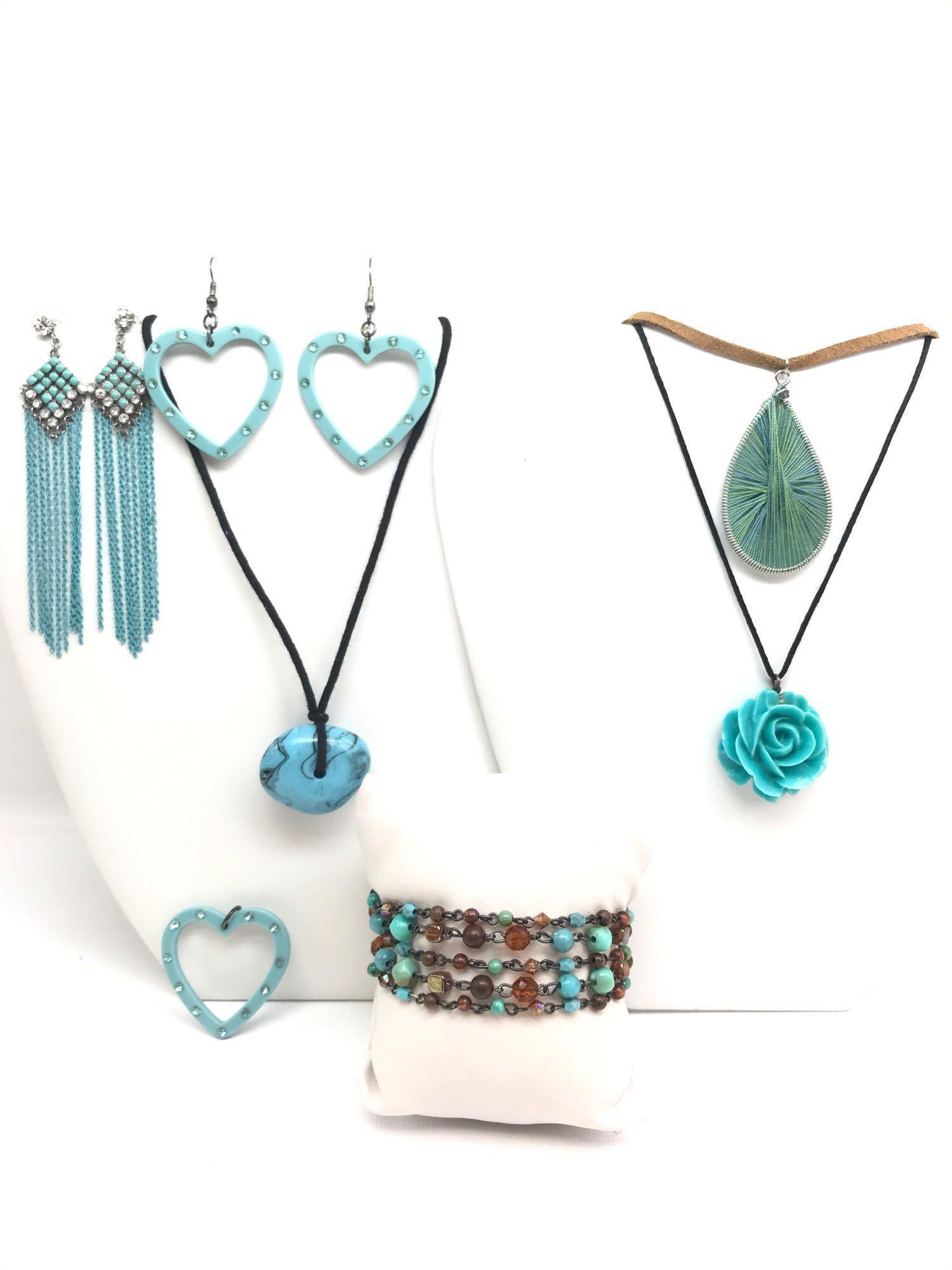 Vintage Aqua Costume Jewelry Collection (1 of 5)