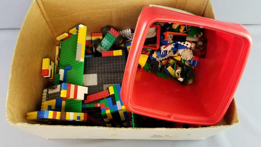 Assortment of Legos Building Blocks: Lot includes a large assortment of Lego platforms, building blocks, and accessories