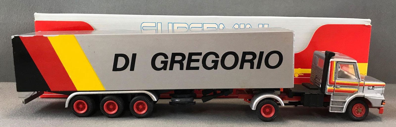 Arpra Supermini Di Gregorio die-cast tractor trailer in (1 of 9)