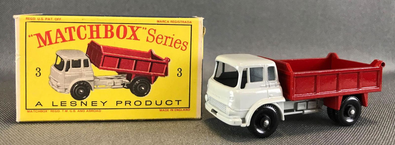 Matchbox No. 3 Bedford Tipper Truck die-cast vehicle (1 of 9)