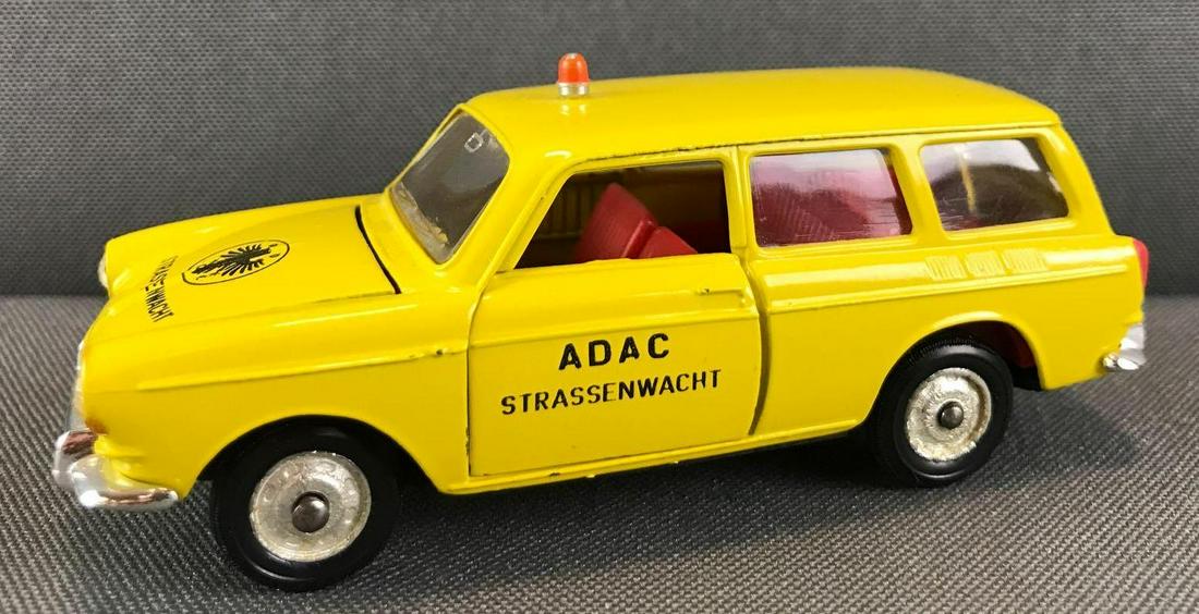 Marklin Volkswagen Variant 1600 L die-cast vehicle (1 of 9)