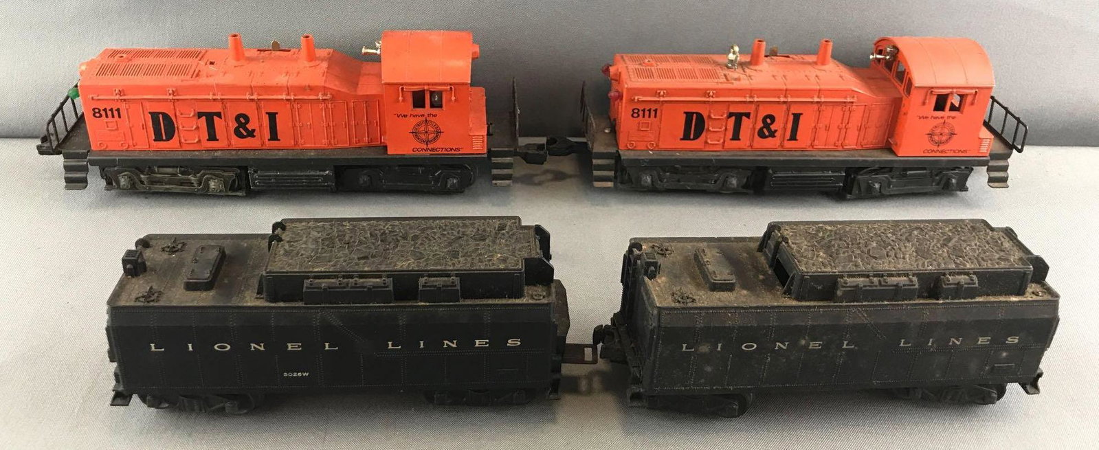 4 piece group Lionel 8111 DT&I Diesel Switchers,: O gauge