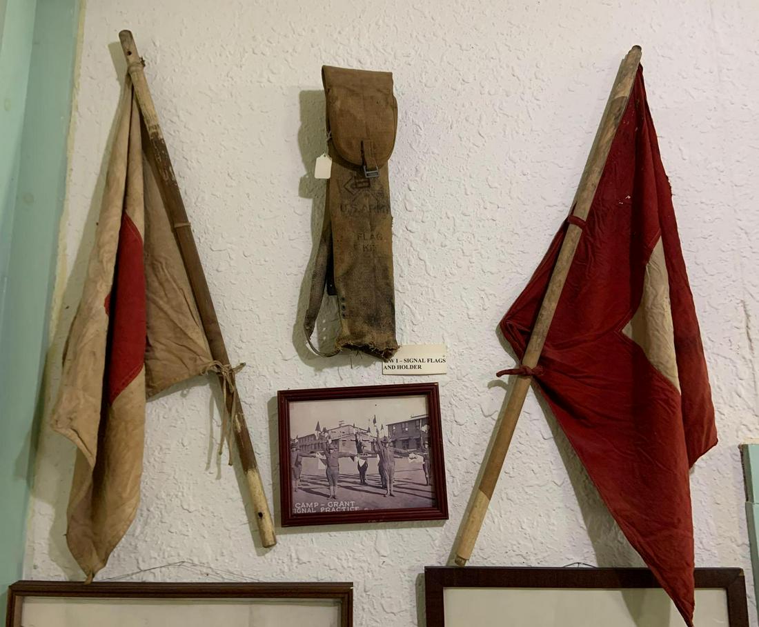 WW1 US Army Signal Corp flags and holder (1 of 4)