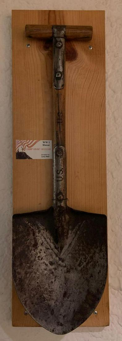 WW1 US entrenching shovel: 22 x 7 inches