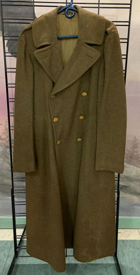 WW2 US Army overcoat (1 of 4)