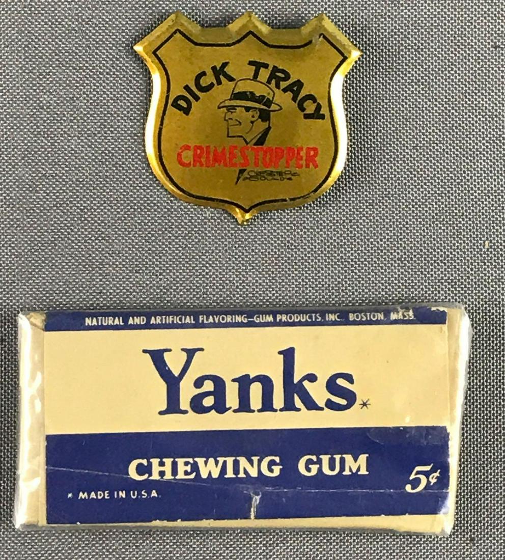 Vintage Yanks Chewing Gun & Dick Tracy Crime Stopper: WW2 Chewing gum measuring 3x1.5 inches.