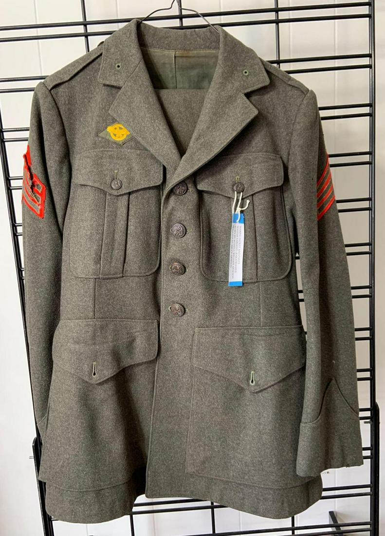 WW2 US Marine Corps uniform (1 of 5)