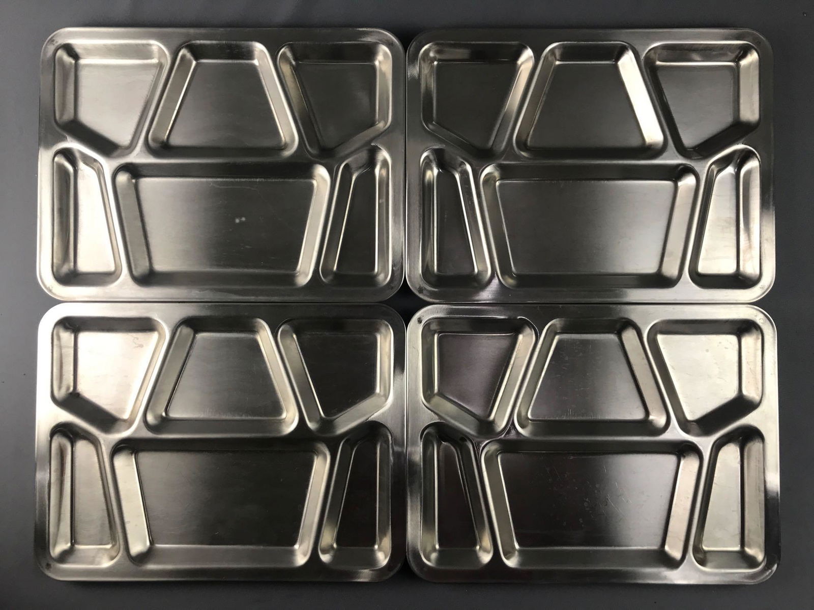 Group of 4 WW2 Era stainless steel mess trays: 15.5x9.5
