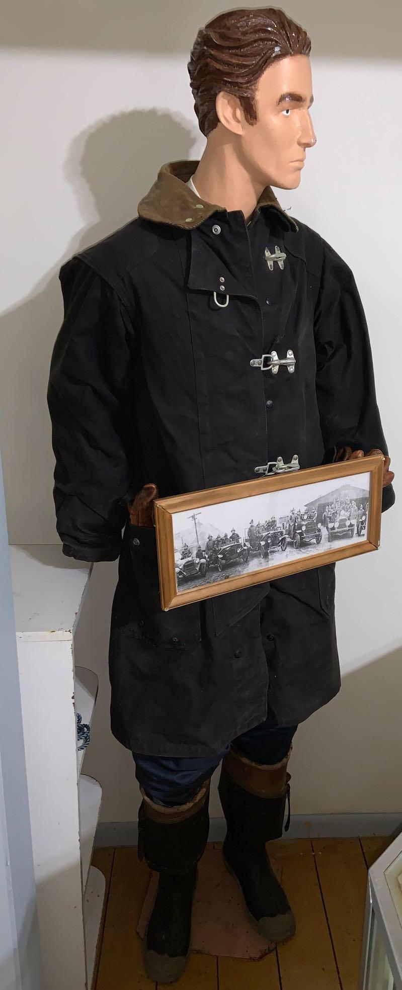 Antique Firemans uniform (1 of 2)