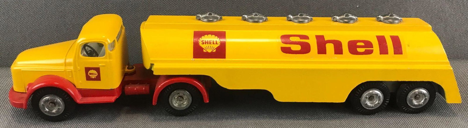 Tekno Shell Tanker die-cast Tractor-Trailer: 1:50 scale Volvo model 434