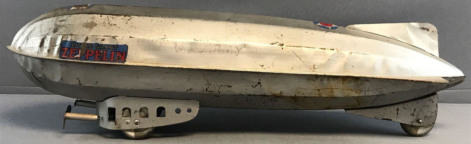 Metal Little Giant Zeppelin Toy (1 of 6)