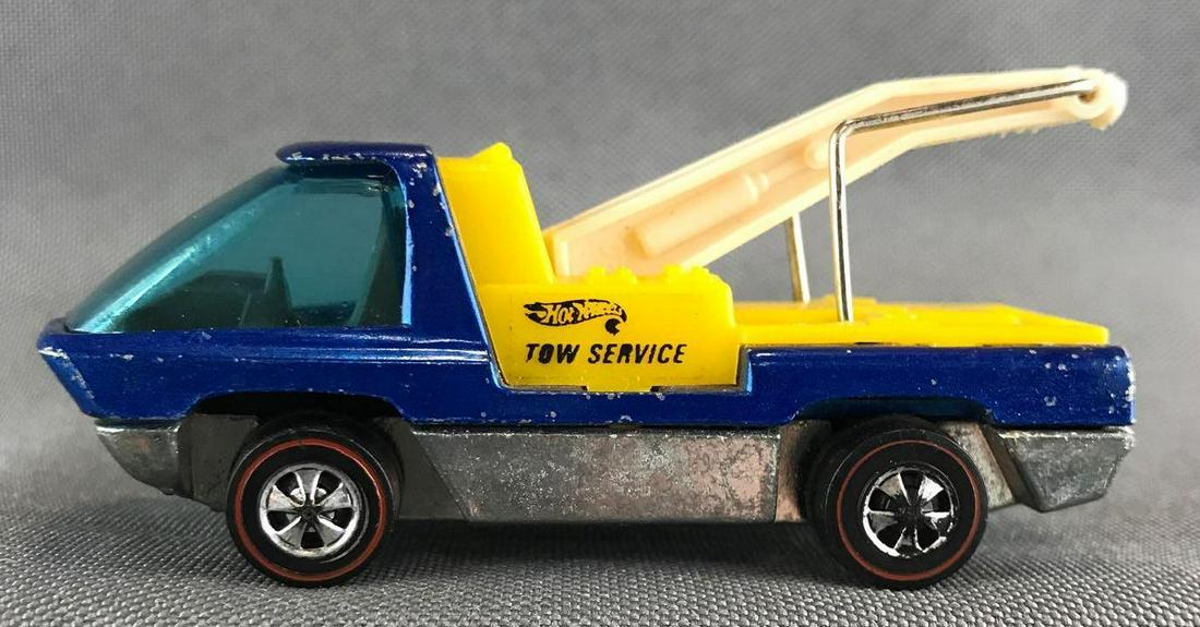 Hot Wheels Redline Tow Service Truck die-cast vehicle: 1969 Mattel, Inc. Blue Body Color. Near Mint to Excellent condition, Car has visible surface wear or small defects which do not affect overall appeal.