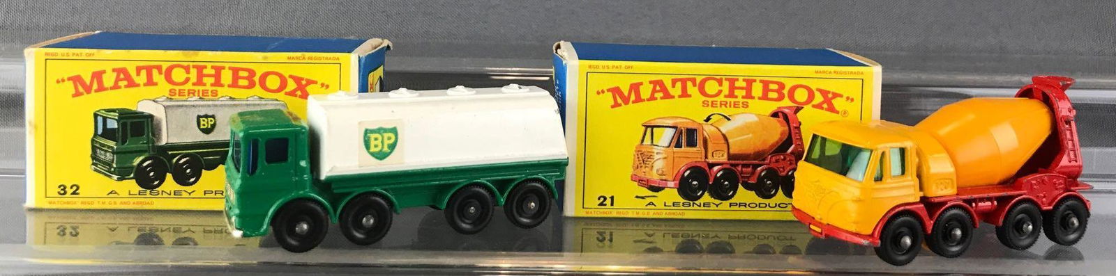 Group of 2 Matchbox die-cast vehicles with original (1 of 9)