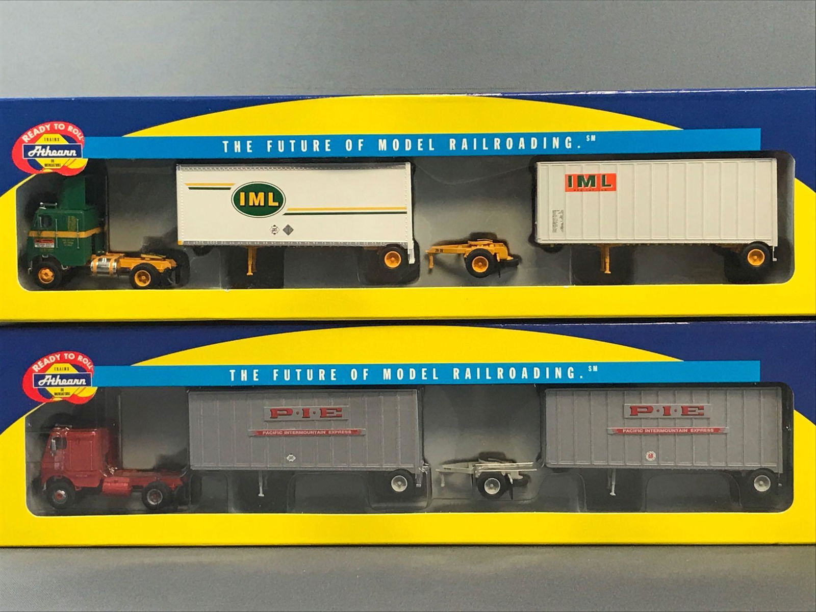 Group of 4 Athearn Tractor Double Trailers in Original (1 of 4)
