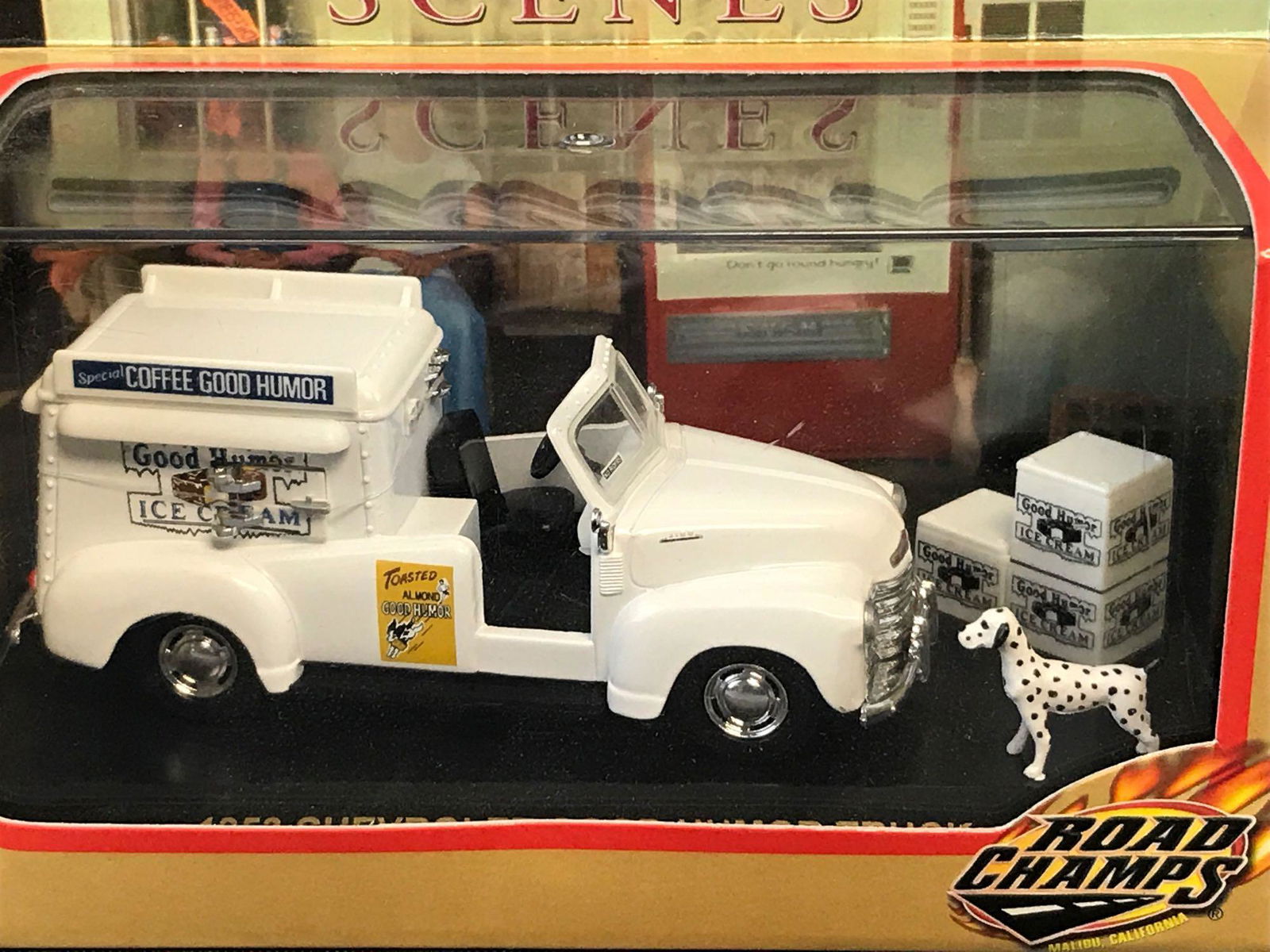 Group of 5 die-cast vehicles in original packaging (1 of 9)