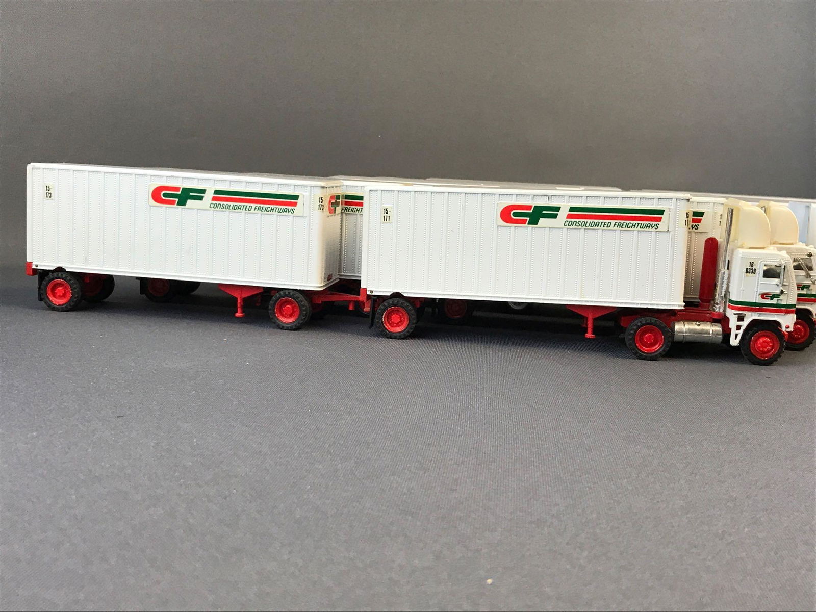 Pem tonkin Replicas Saia Doubles Die Cast