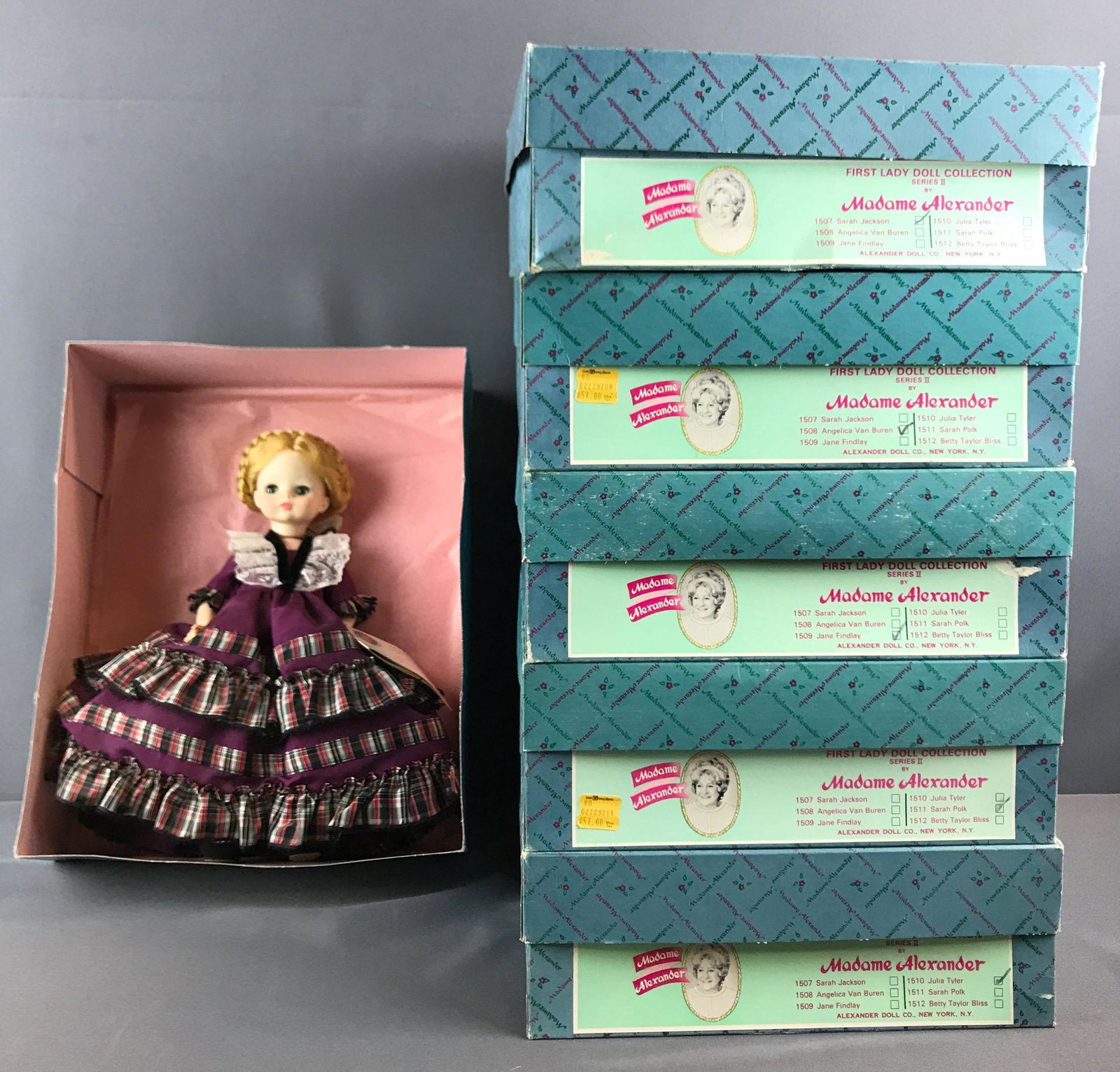 Group of 6 Madame Alexander First Lady dolls: In original boxes. Box size 12x15. Includes Sarah Jackson, Jane Findlay and more