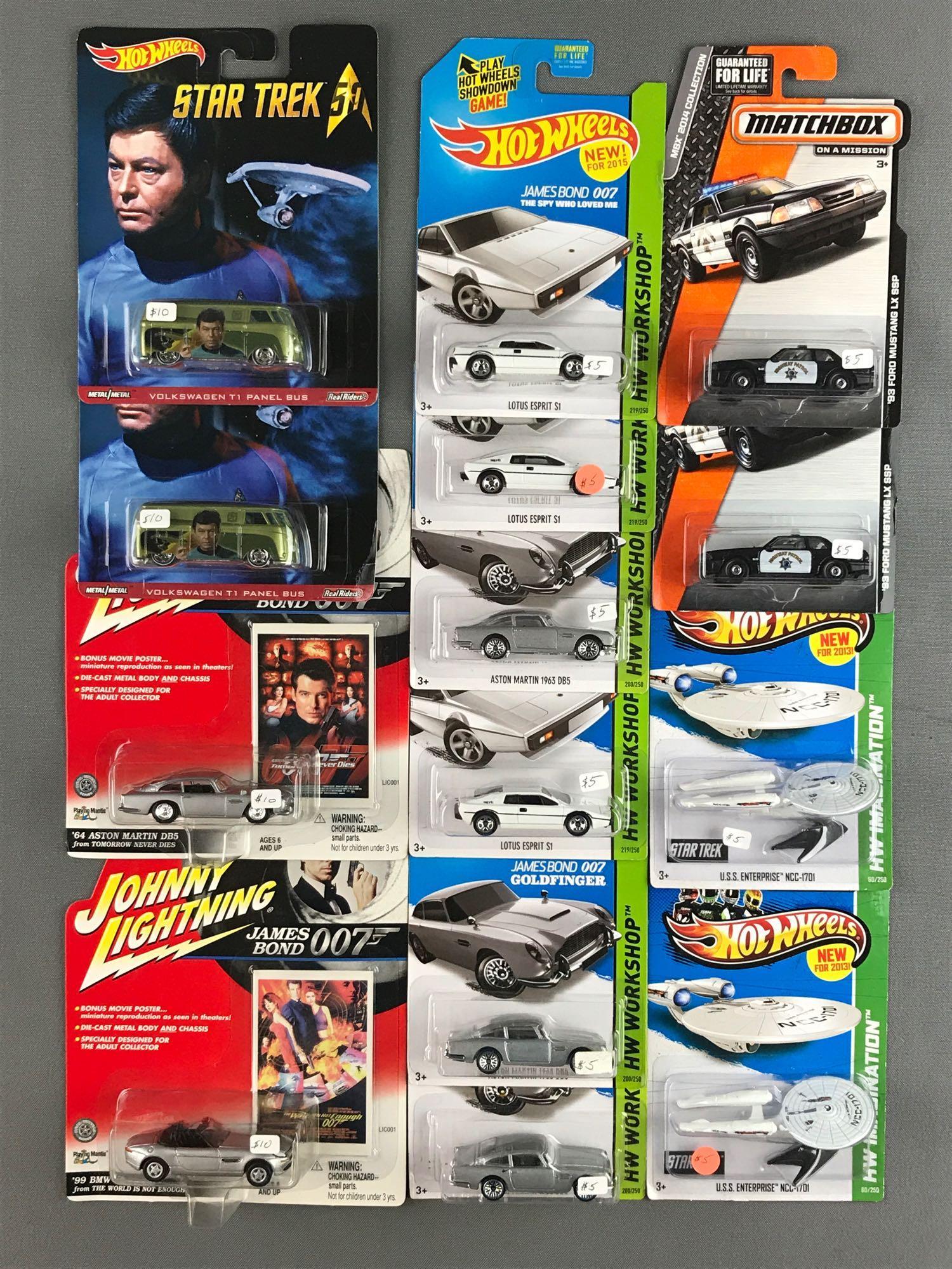 Group of 14 Hot Wheels James Bond and Star Trek (1 of 3)
