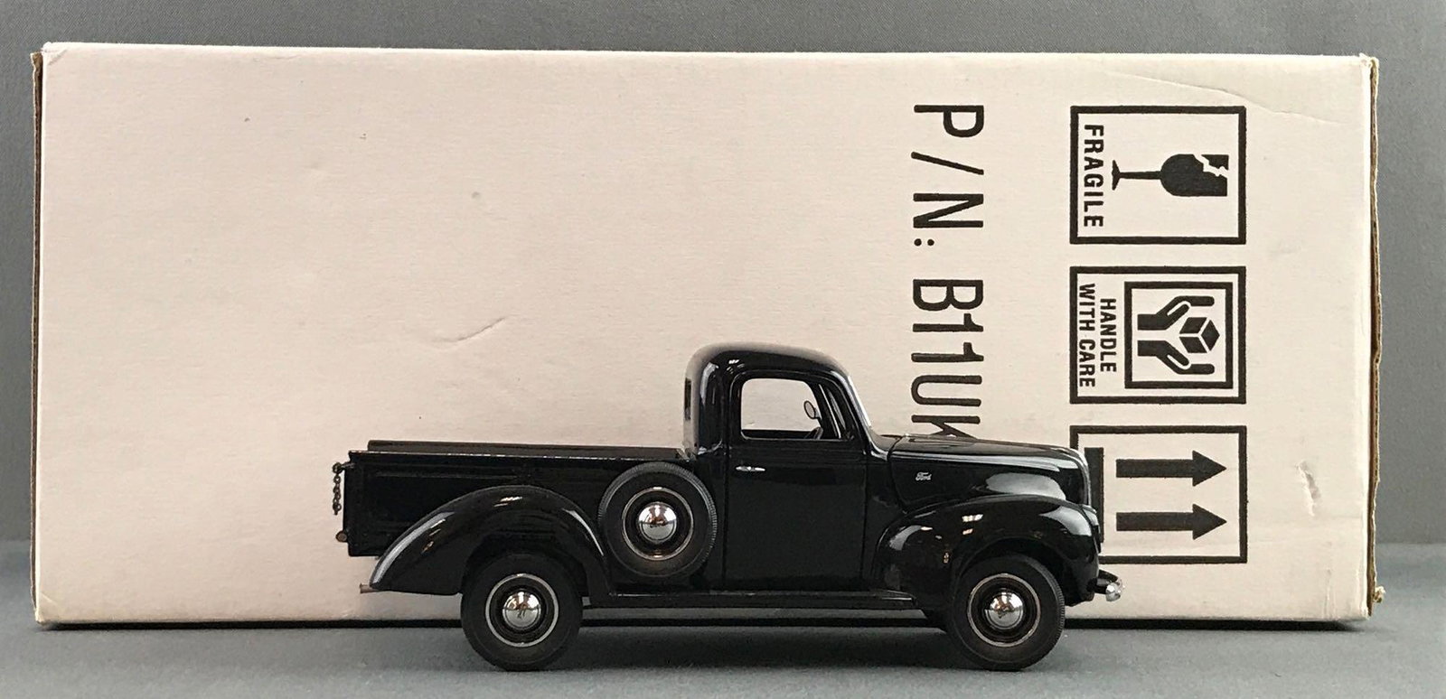 Franklin Mint Precision Motors die-cast 1940 Ford: 1:24 scale. Like new condition.