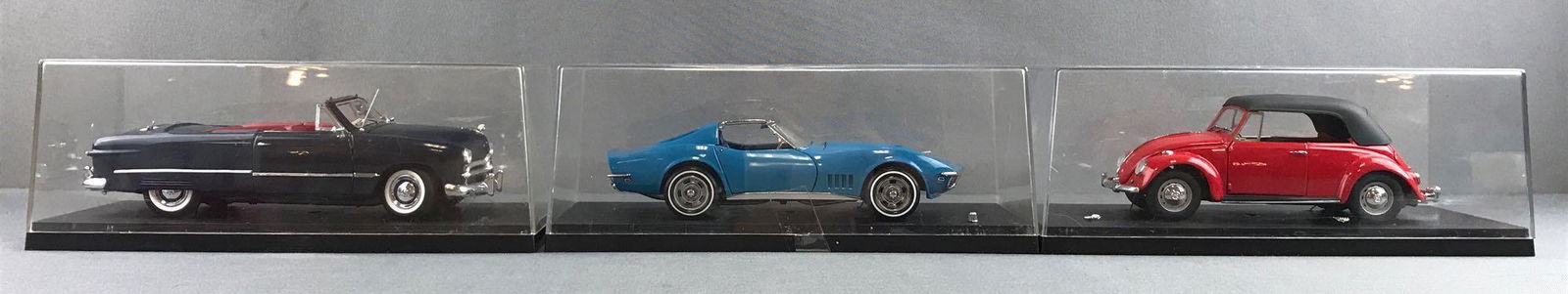 Group of 3 Franklin Mint die-cast model cars in cases (1 of 7)