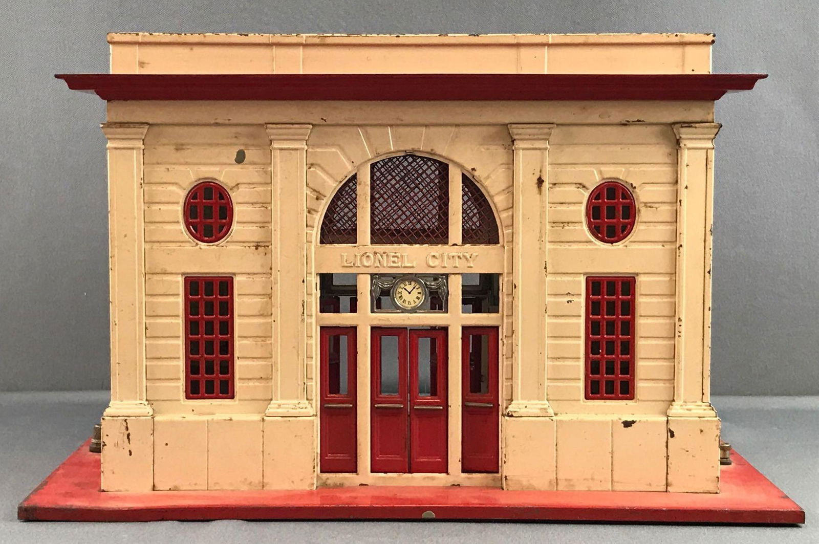 Pre War Lionel City Railroad Station 117 (1 of 6)