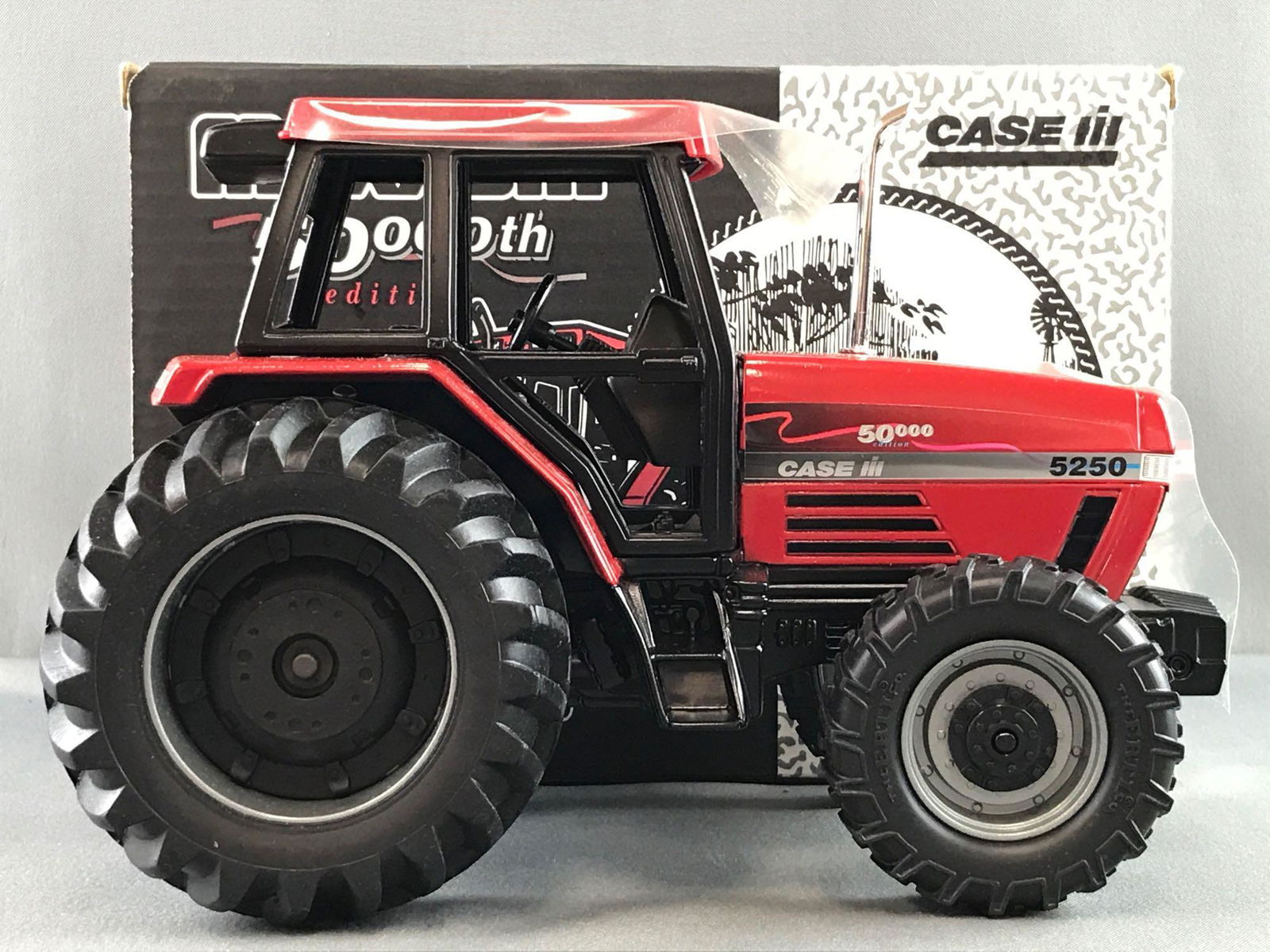 Ertl Case IH Maxxum 5250 die-cast tractor (1 of 3)