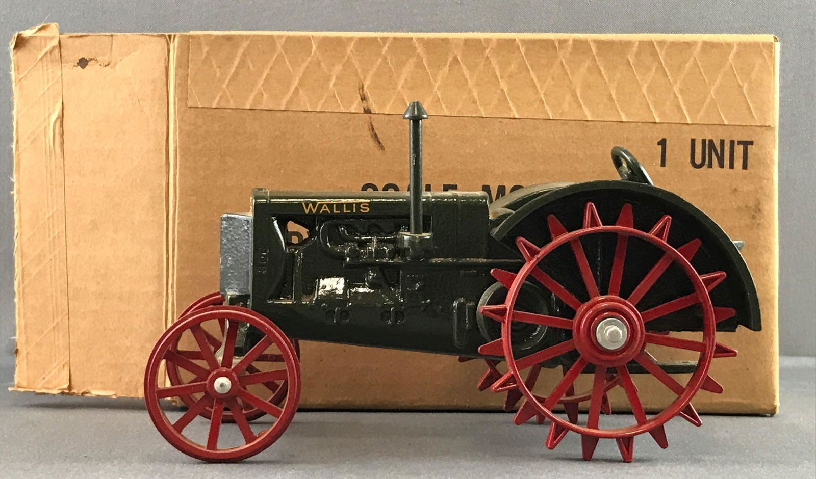 Scales Models Wallis die-cast tractor (1 of 3)