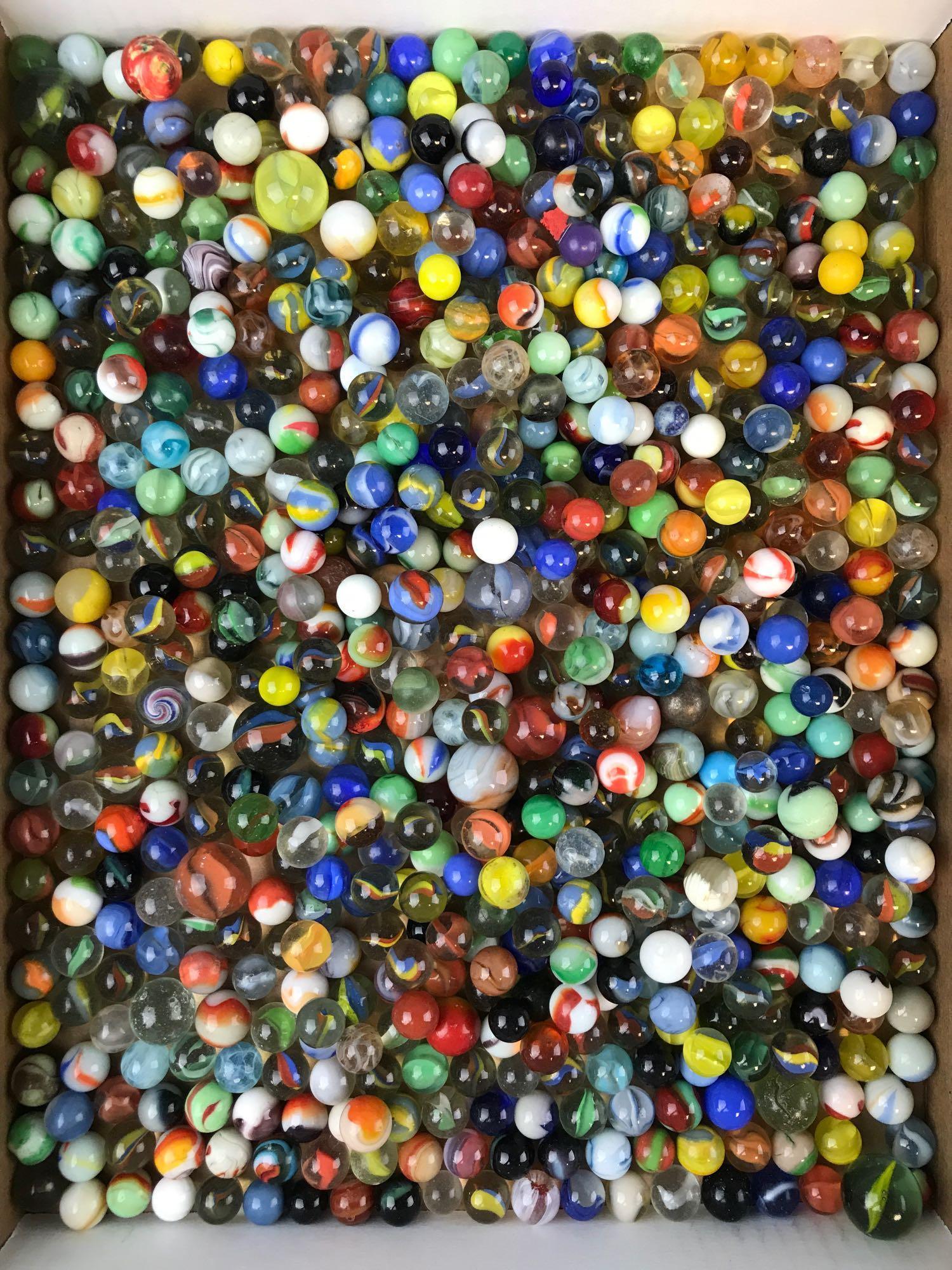 Group of assorted vintage marbles (1 of 3)