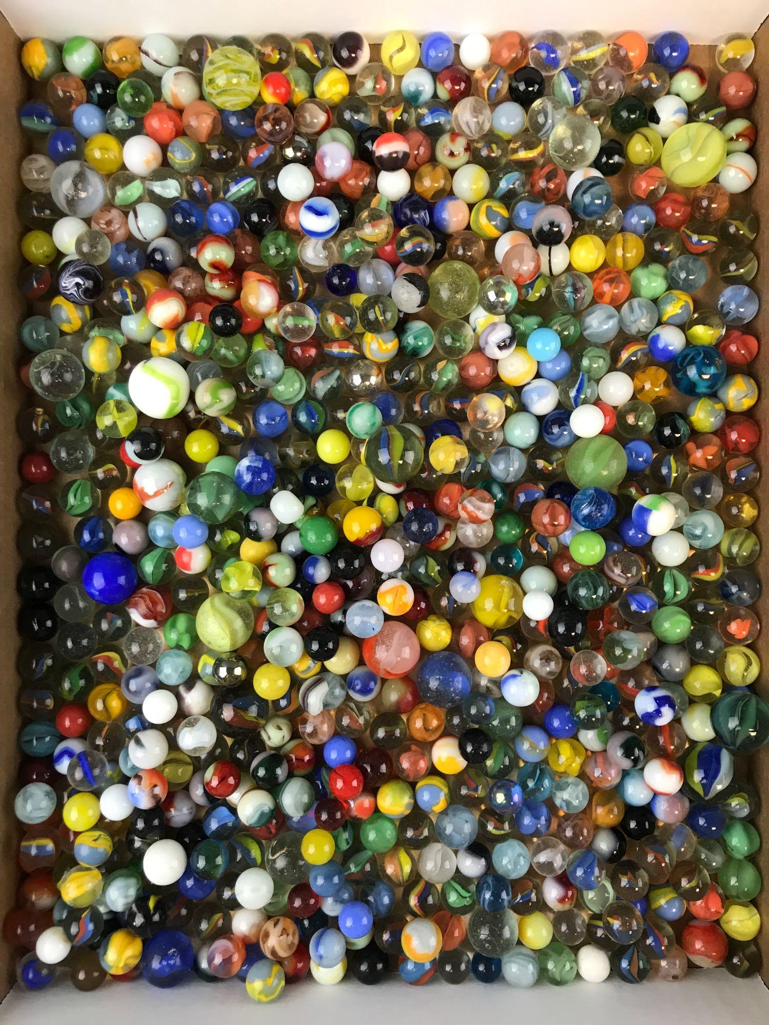 Group of assorted vintage marbles (1 of 3)