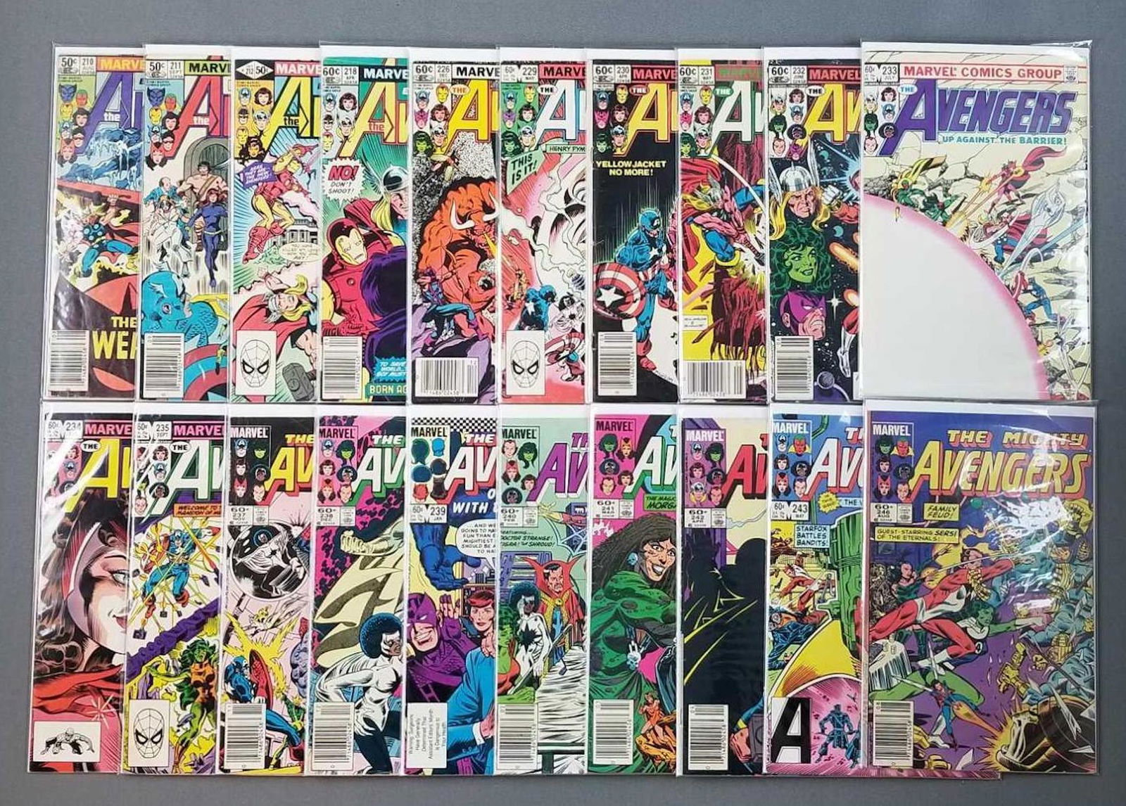 Group of 20 Marvel Comics The Mighty Avengers comic (1 of 4)