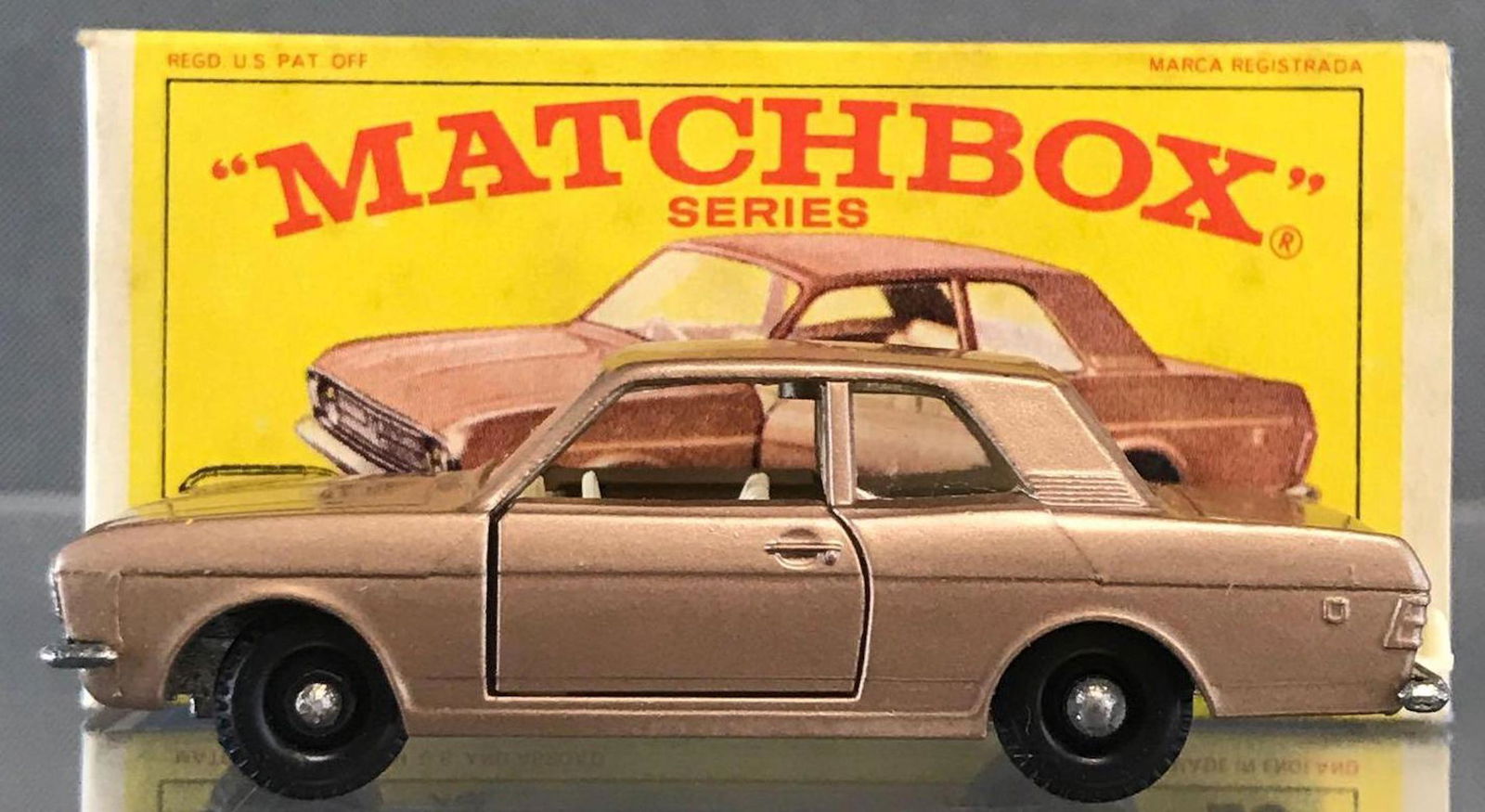 Matchbox No. 25 Ford Cortina (1 of 8)