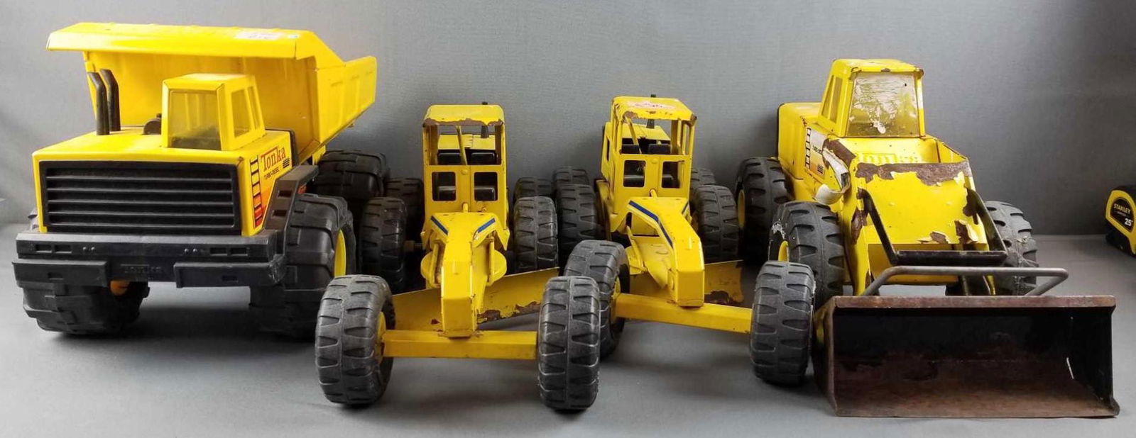 Group of 4 Vintage Tonka construction vehicles (1 of 6)