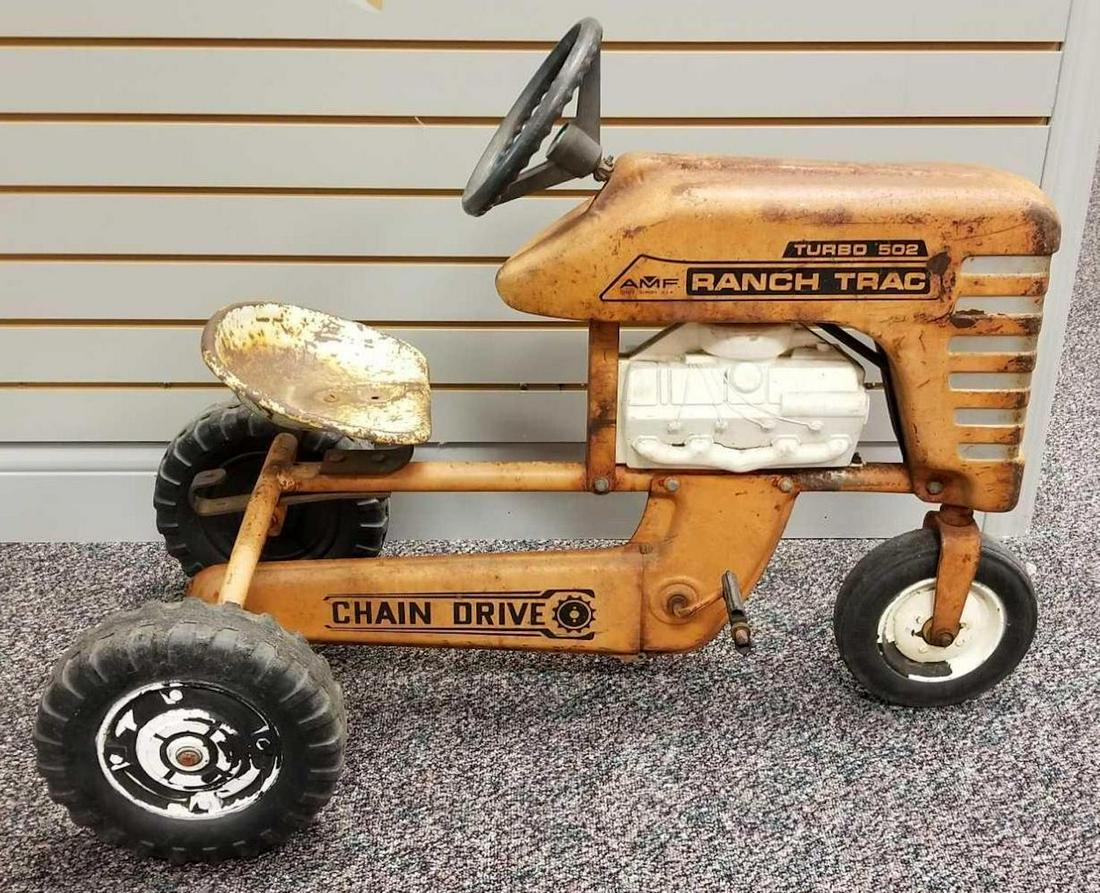 Vintage AMF Ranch Trac chain drive pedal tractor (1 of 4)