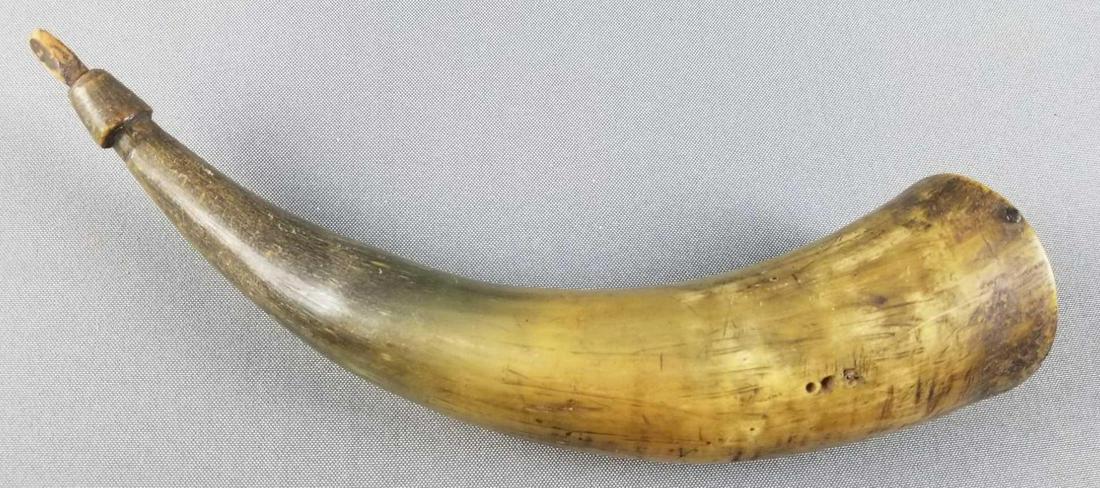 Antique horn gun powder flask: 11 inches long