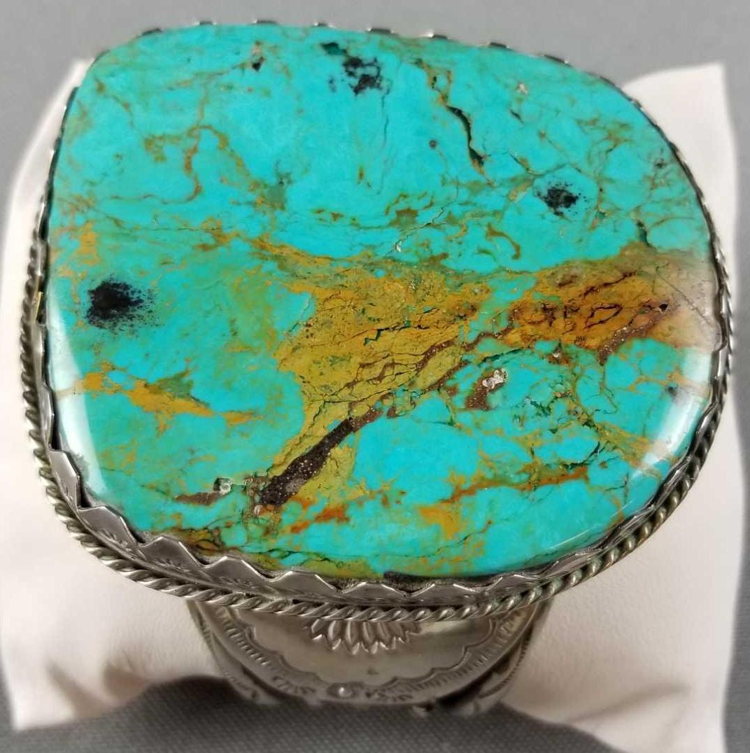 Vintage Native American sterling cuff with large (1 of 4)