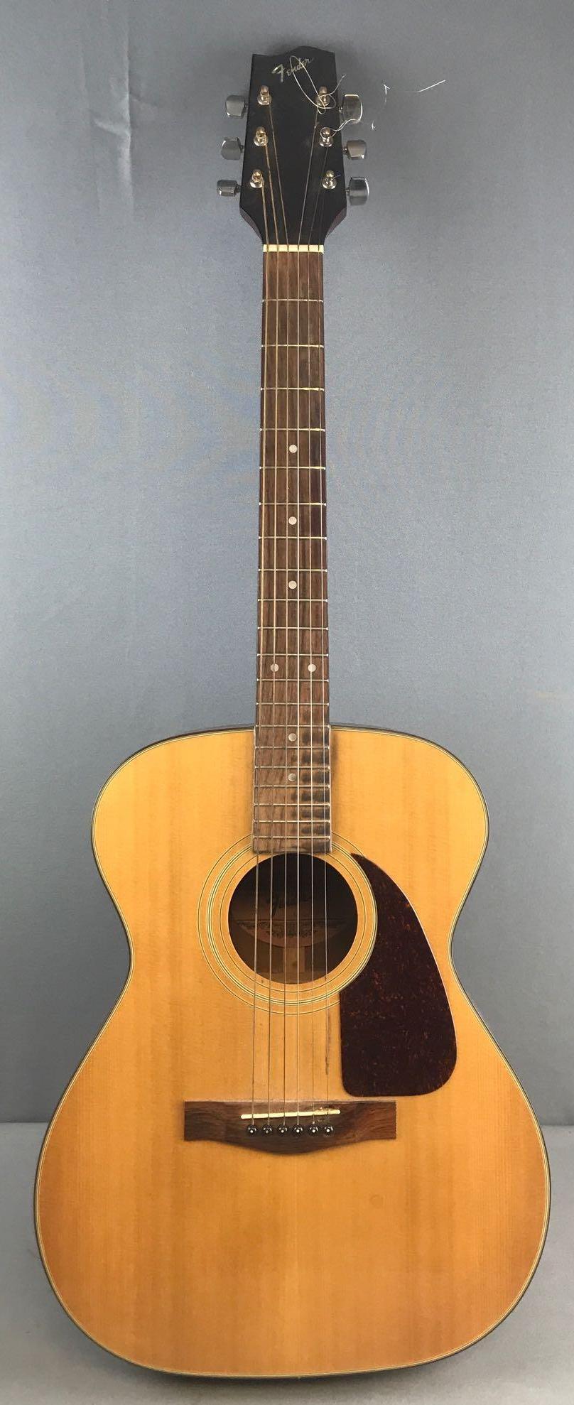 Fender Acoustic Guitar (1 of 14)