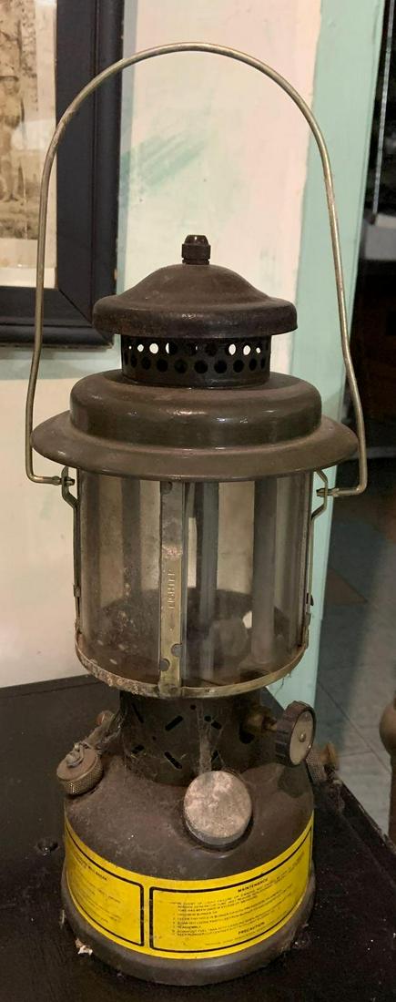 1983 US lantern co lantern (1 of 2)