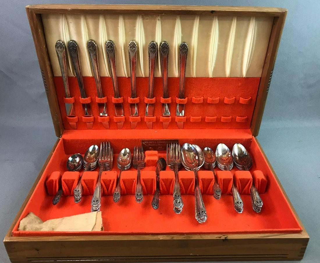 Set of Silverplate Flatware (1 of 5)