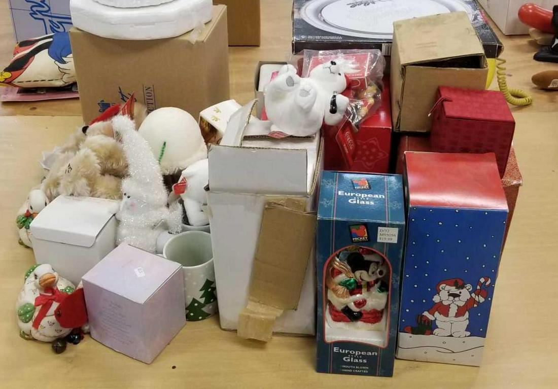 Group of Christmas decor and more (1 of 4)