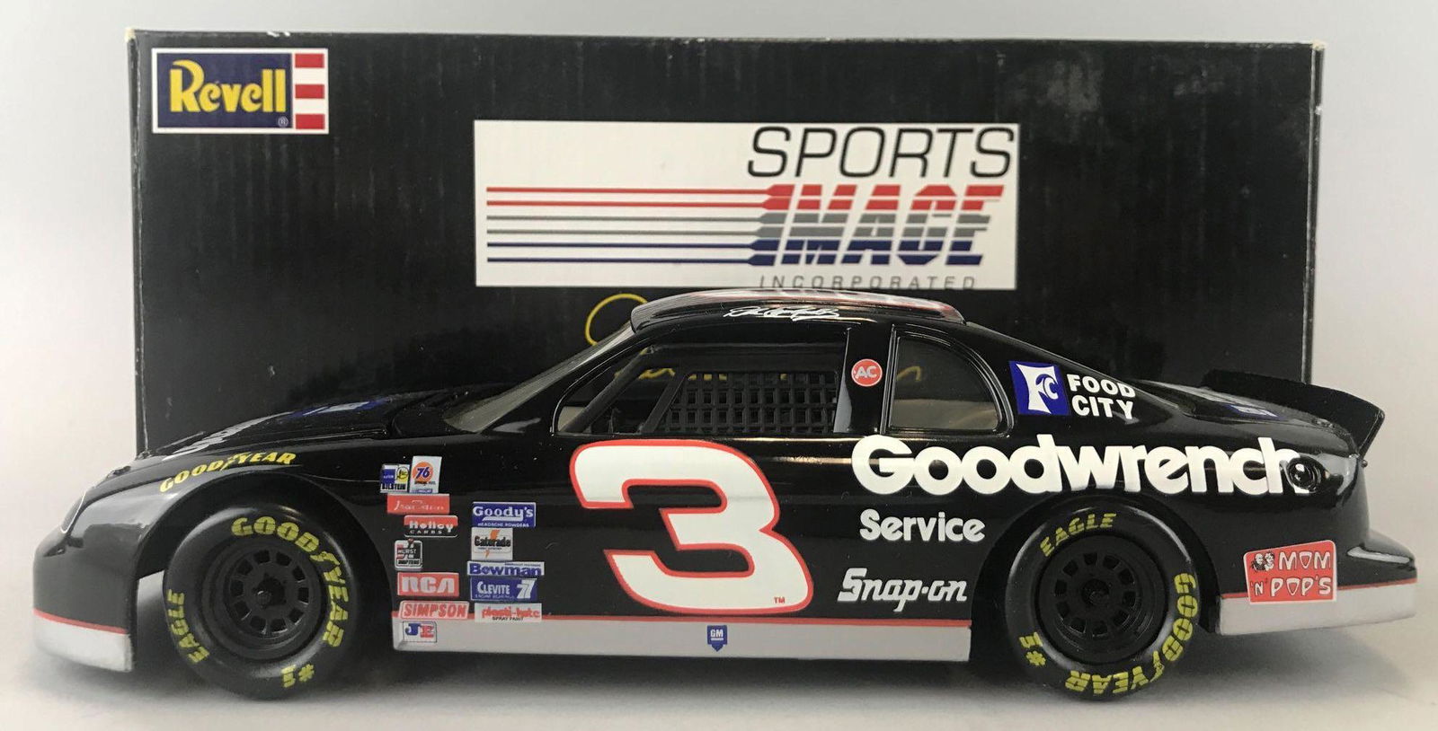 Revell Sports Image Inc Dale Earnhardt No. 3 stock car (1 of 9)