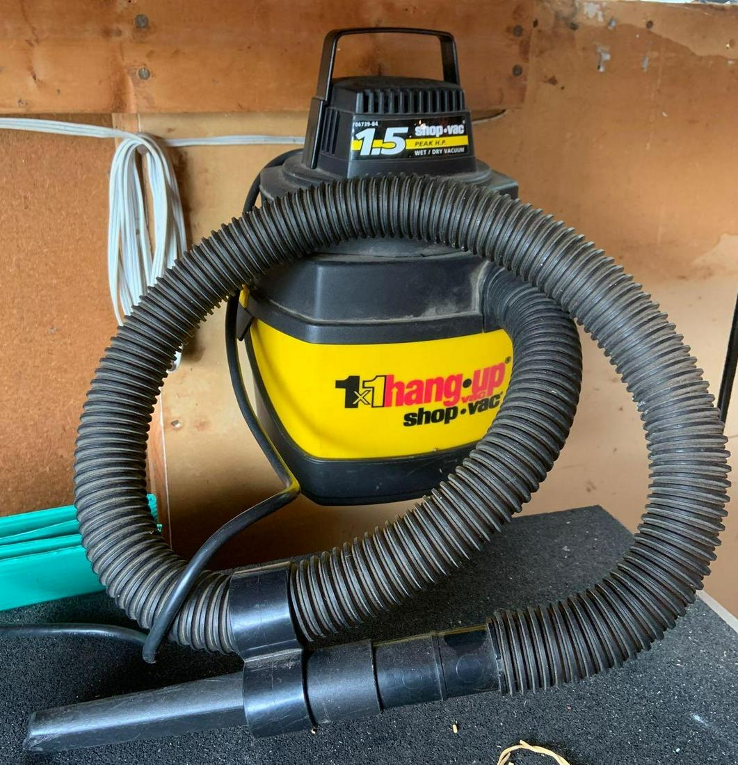 Shop vac Hangup dry wet vacuum: Working condition, 8 x 8 x 15 inches