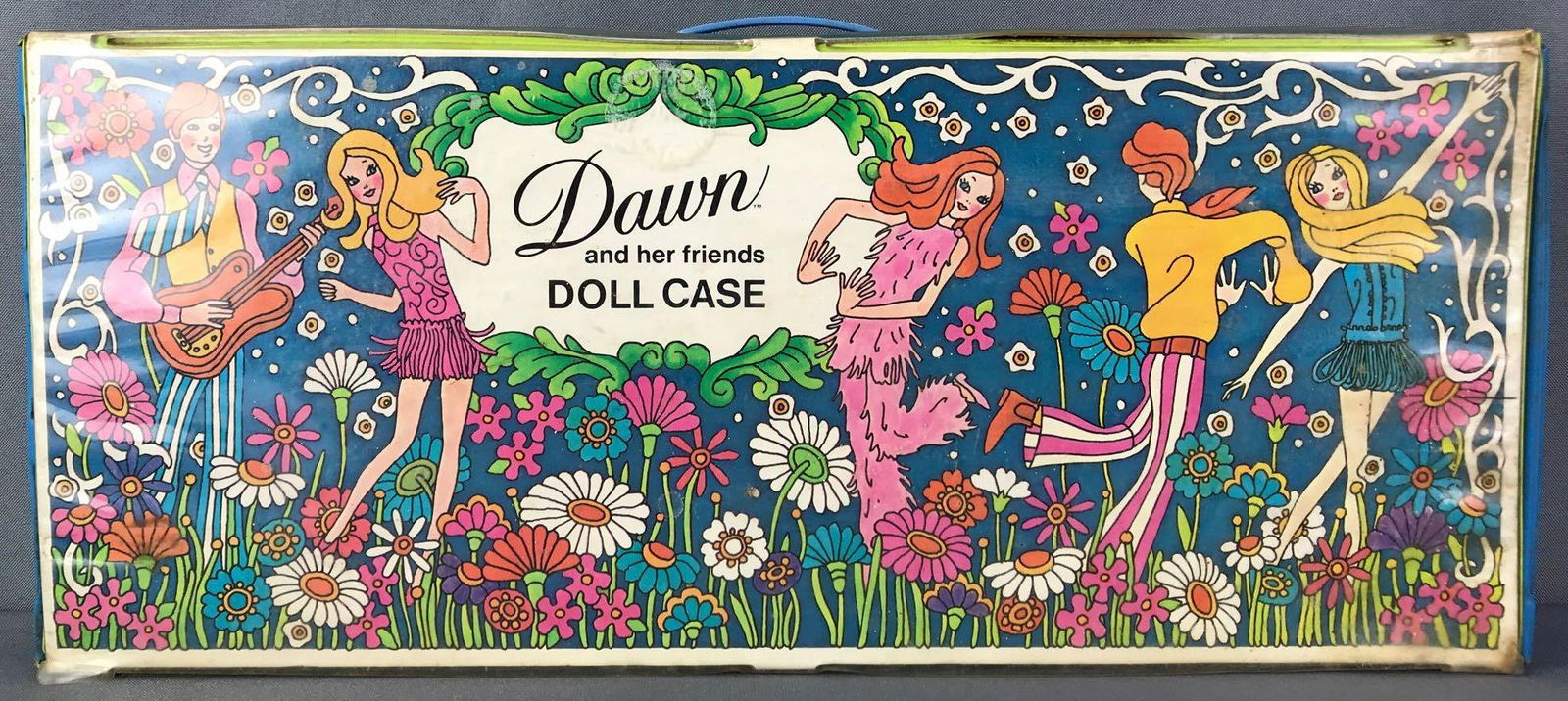 Dawn and her friends Dolls in Case (1 of 5)