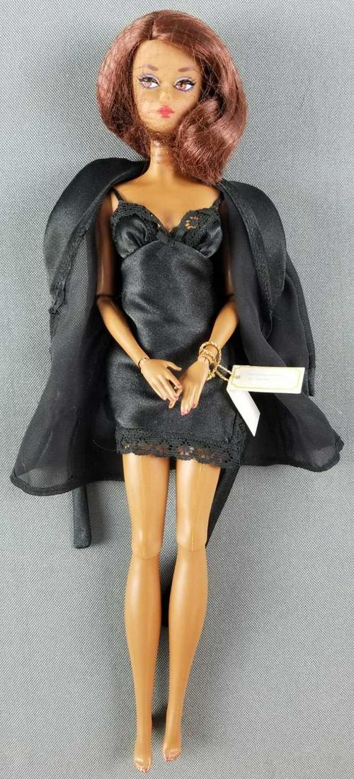 Barbie Fashion Model Collection Fashion Edition: Limited edition, genuine silkstone body, with COA and original box. FAO Schwarz exclusive