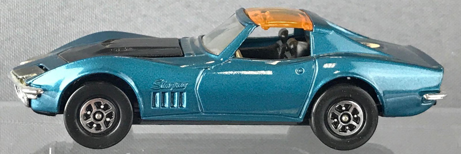Corgi Toys Whizzwheels Chevrolet Corvette Sting Ray (1 of 6)